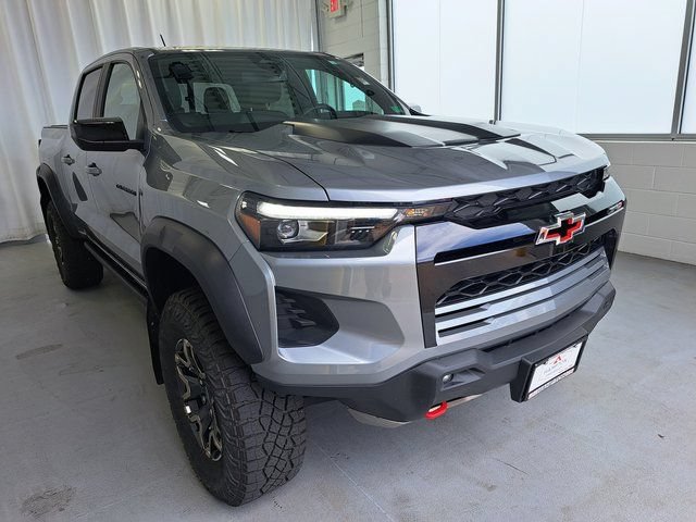 Used 2024 Chevrolet Colorado ZR2 w/ ZR2 Convenience Package III AWD/4WD image 5