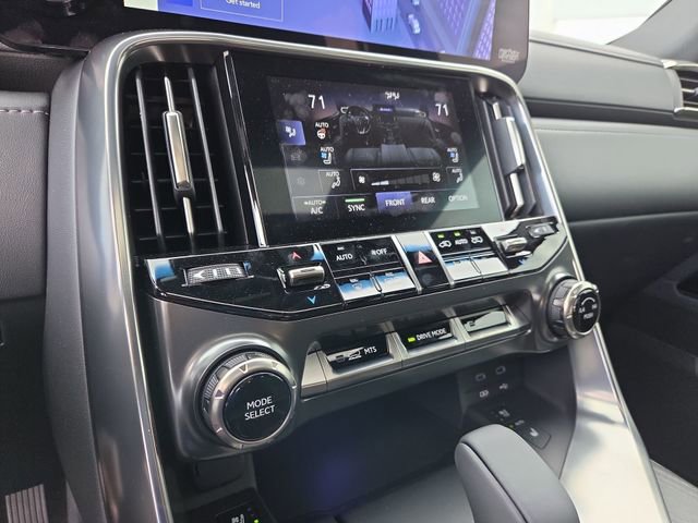 New 2025 Lexus LX 700h Luxury w/ Appearance Package AWD/4WD image 19
