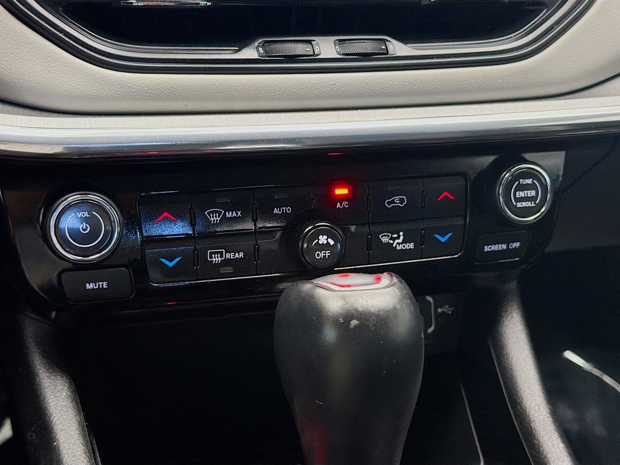 Used 2022 Jeep Compass Limited image 10