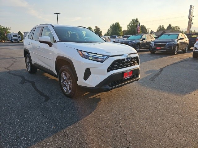 Used 2023 Toyota RAV4 LE image 4