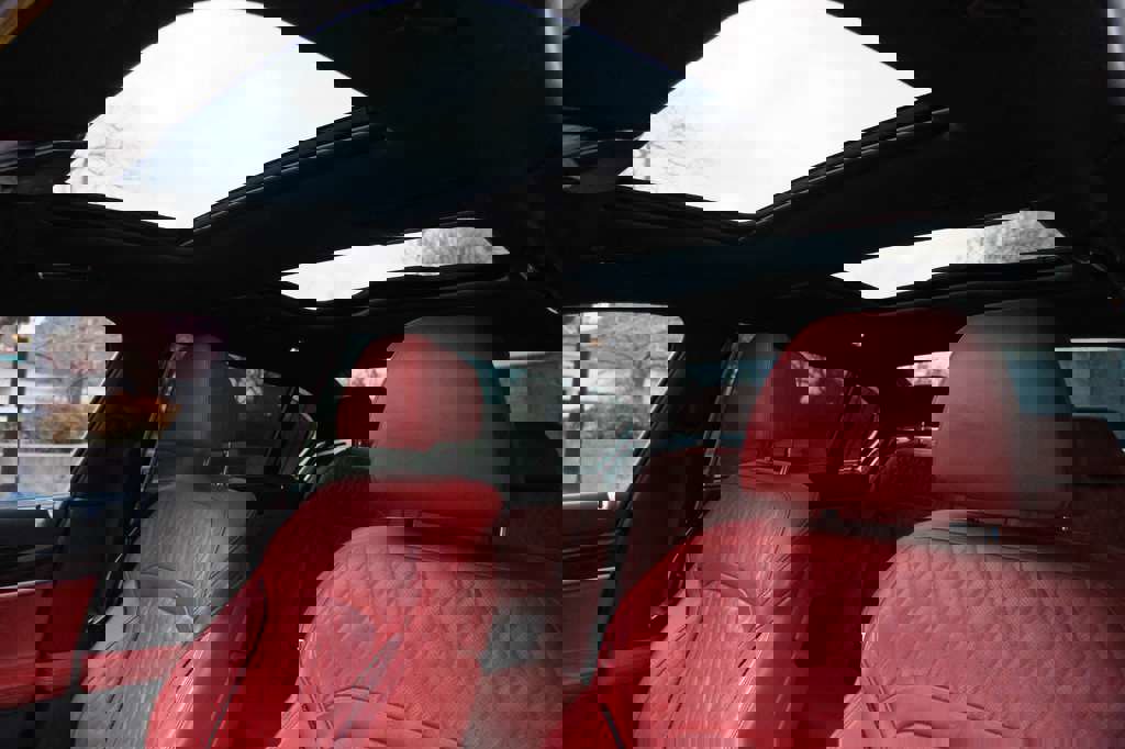 Used 2021 BMW 750i xDrive w/ Executive Package image 39