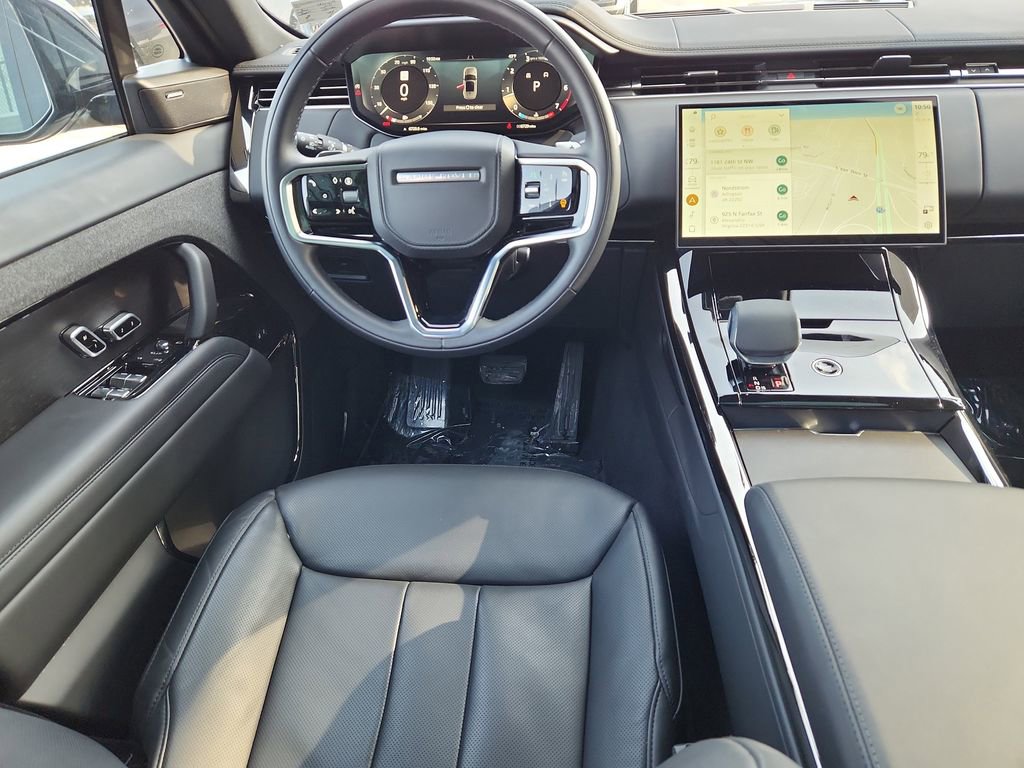 Used 2025 Land Rover Range Rover Sport SE image 4