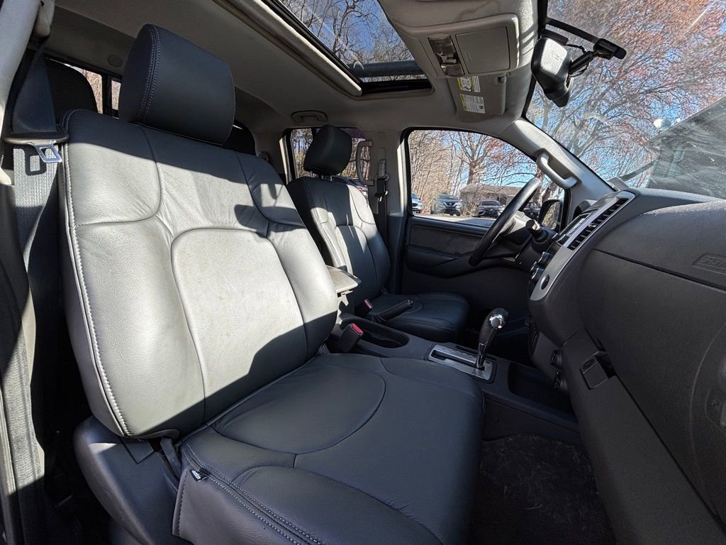 Used 2014 Nissan Frontier PRO-4X w/ Pro-4x Luxury Package AWD/4WD image 12