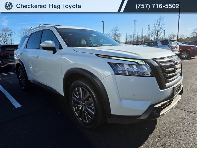 Used 2023 Nissan Pathfinder SL w/ SL Premium Package image 3