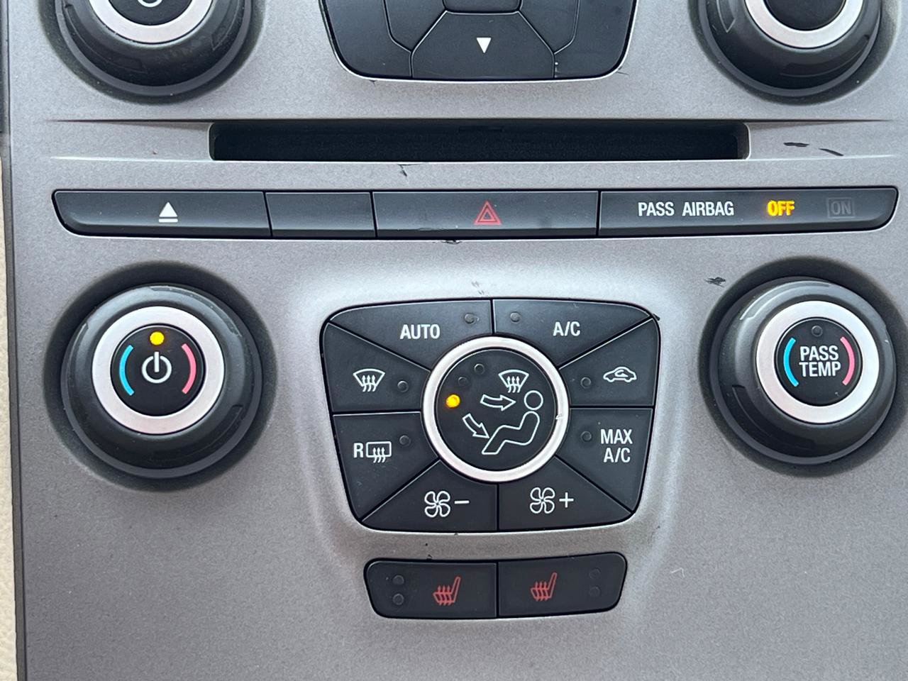 Used 2017 Ford Taurus SEL FWD image 25