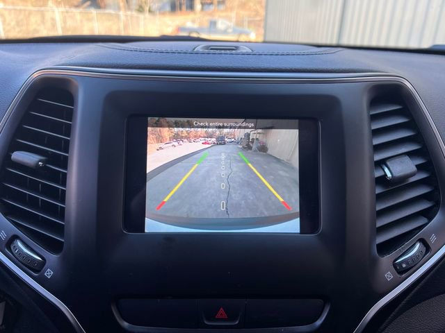 Used 2019 Jeep Cherokee Latitude w/ Popular Appearance Group image 23