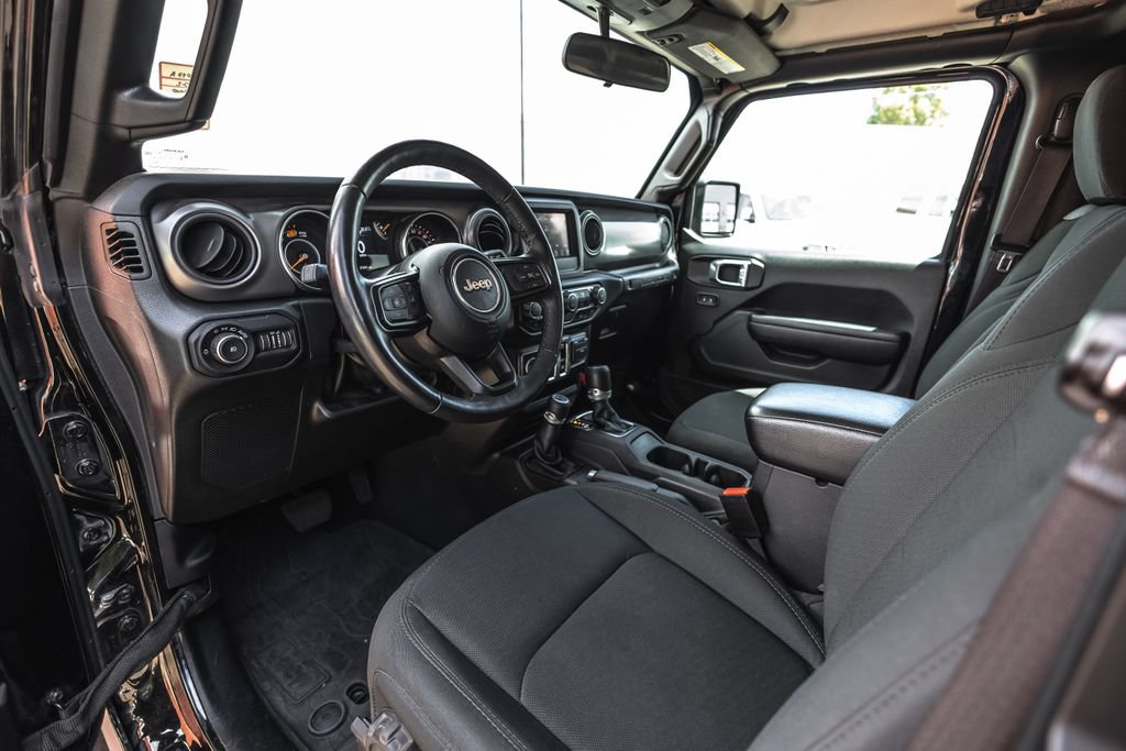 Used 2022 Jeep Wrangler Sport AWD/4WD image 17