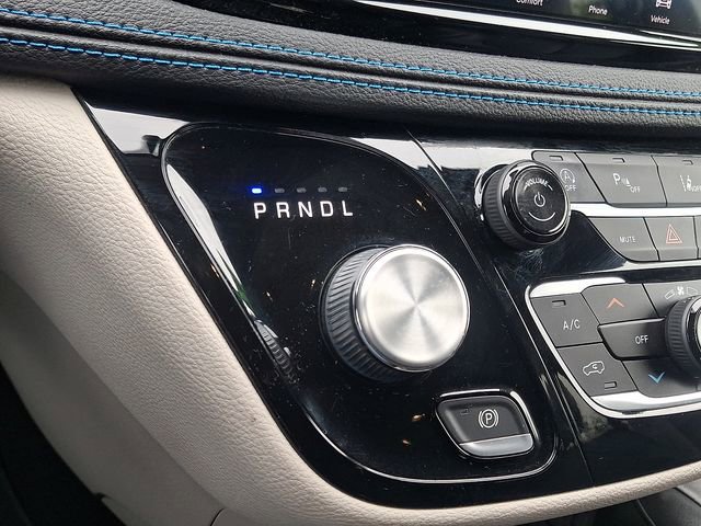 Used 2021 Chrysler Pacifica Touring-L image 15