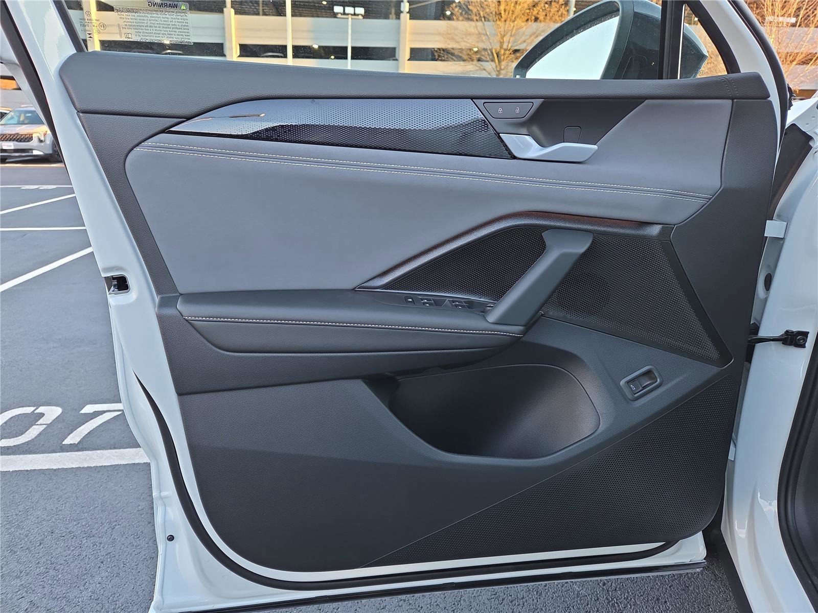 New 2026 Volkswagen Tiguan SE R-Line image 12