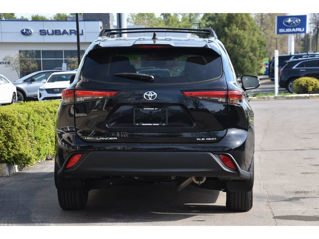 Used 2021 Toyota Highlander XLE image 5