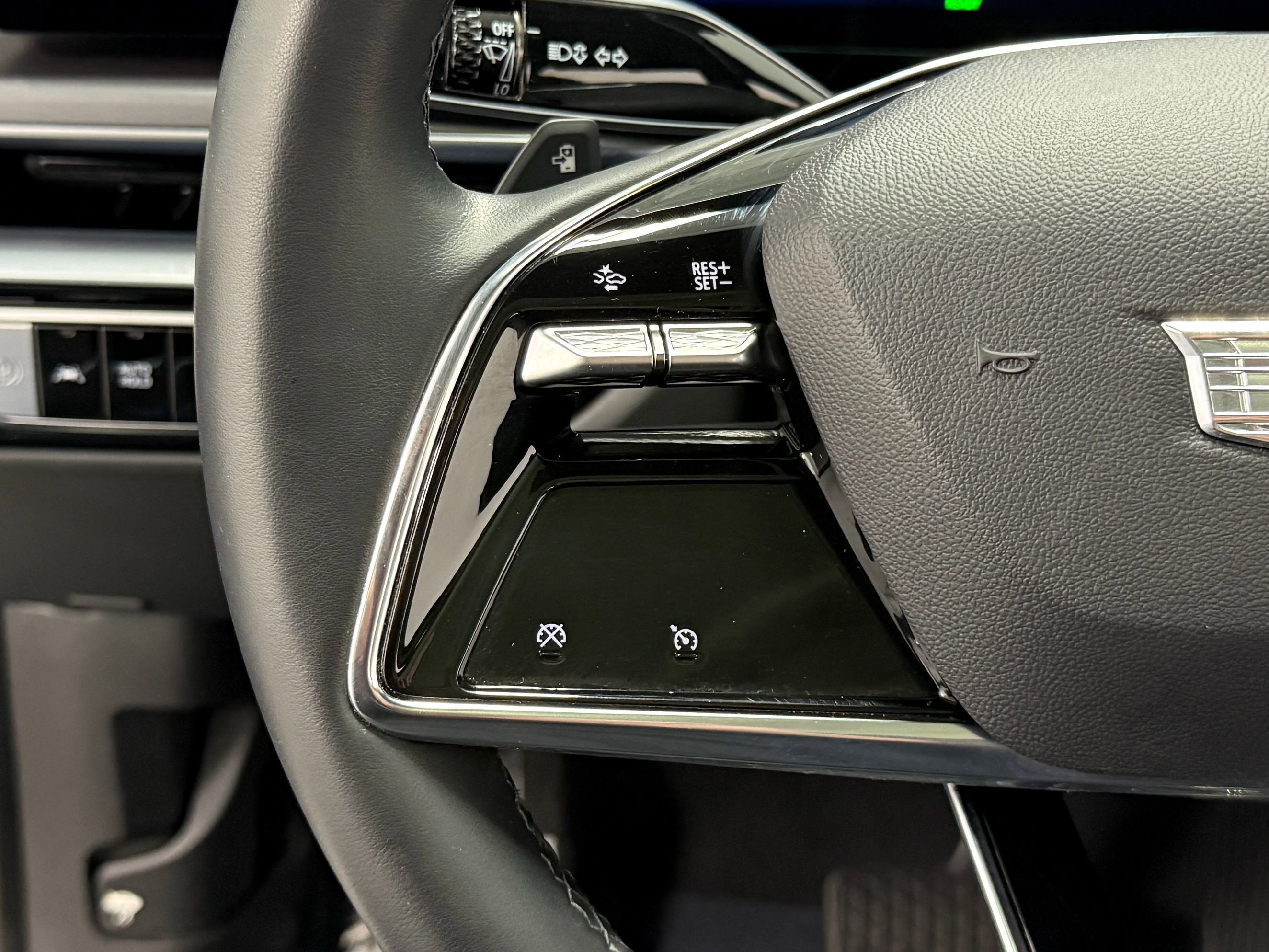 Used 2024 Cadillac Lyriq Tech RWD image 19
