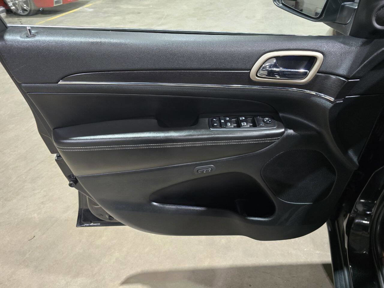 Used 2014 Jeep Grand Cherokee Limited AWD/4WD image 22