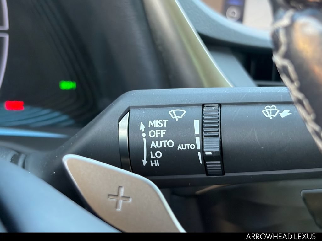 Used 2019 Lexus ES 300h w/ Accessory Package 2 FWD image 19