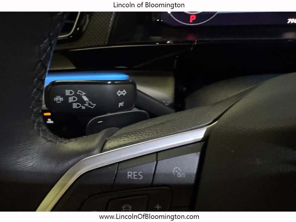 Used 2025 Volkswagen Atlas Cross Sport SEL Premium R-Line image 51