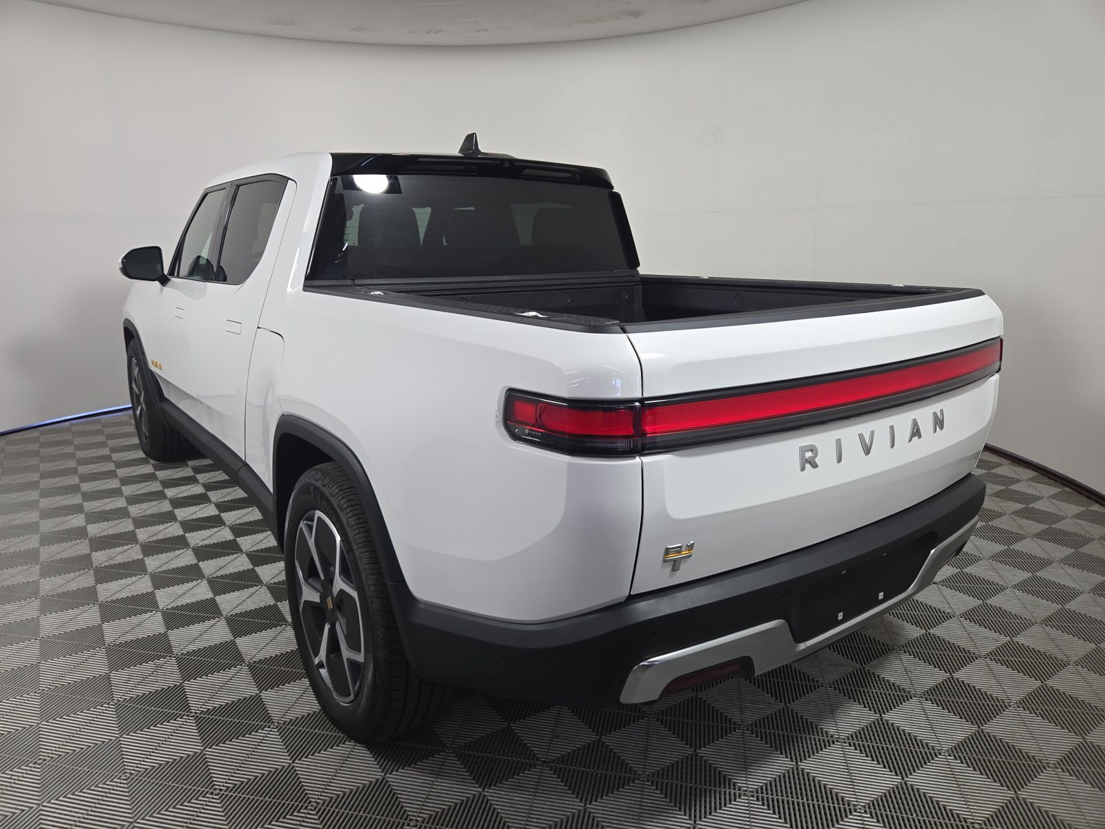 Used 2023 Rivian R1T Adventure Quad AWD/4WD image 3