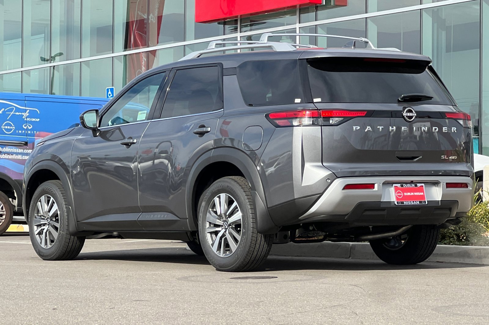 New 2025 Nissan Pathfinder SL w/ Lighting Package (N92) image 6