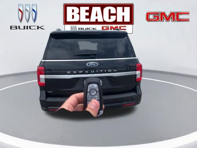 Used 2022 Ford Expedition XLT RWD image 3