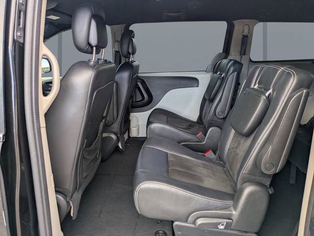 Used 2020 Dodge Grand Caravan SXT image 15