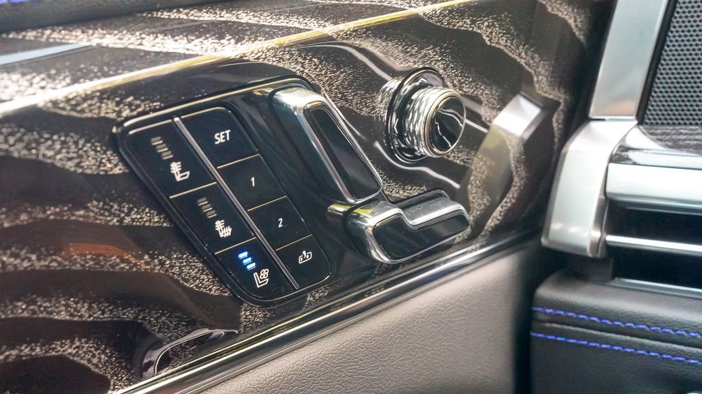 New 2026 Cadillac Escalade IQL Luxury image 27