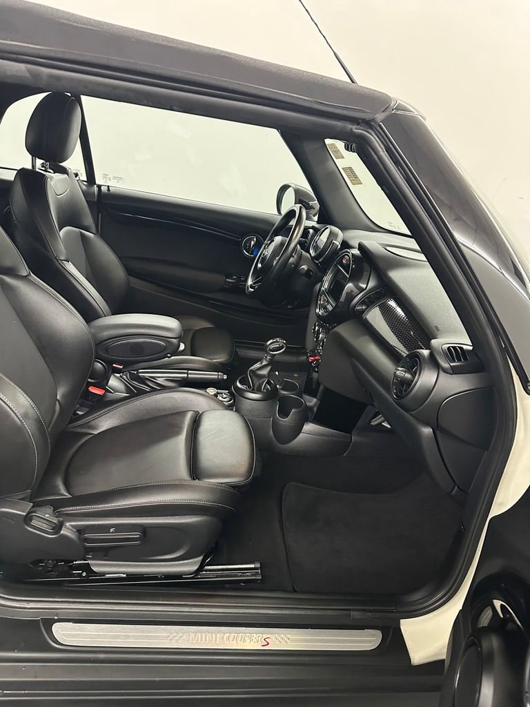 Used 2018 MINI Cooper S image 30