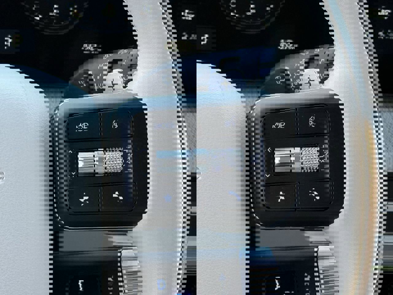 Used 2025 Hyundai Santa Fe Calligraphy image 9