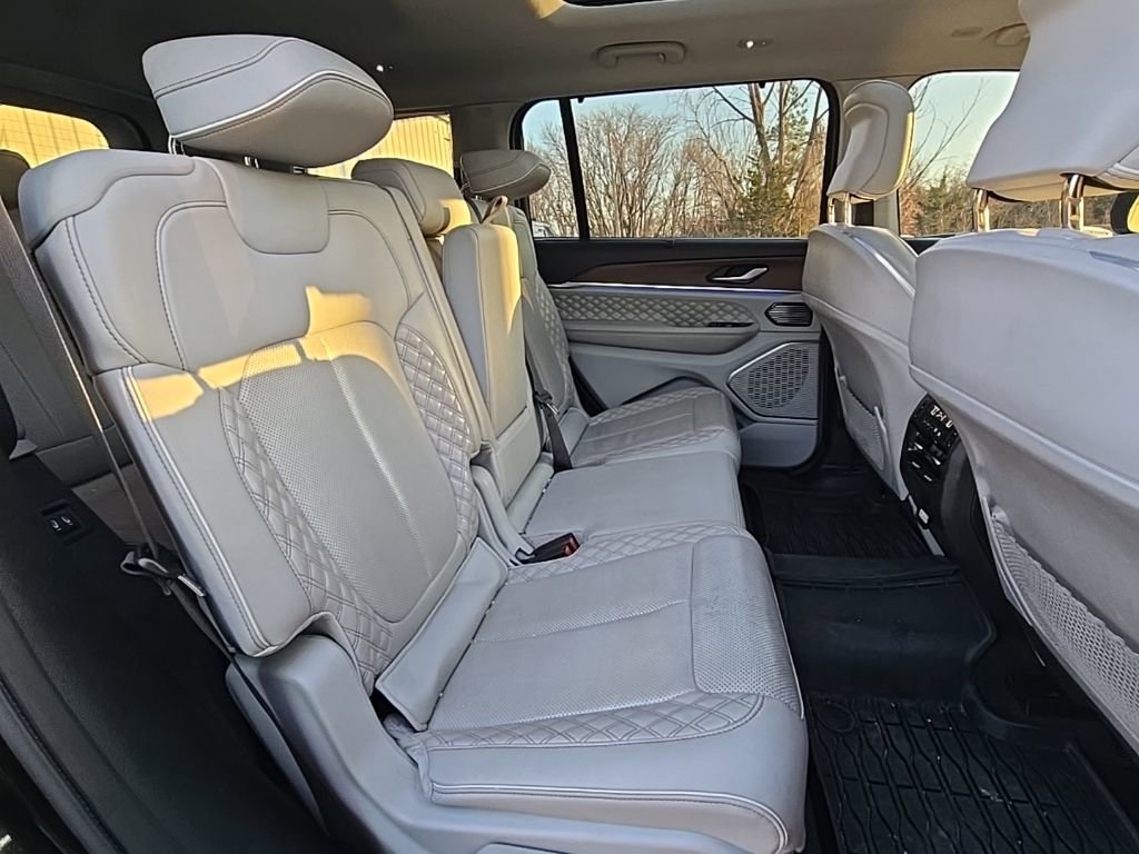 Used 2021 Jeep Grand Cherokee L Summit w/ Advanced Protech Group IV image 19