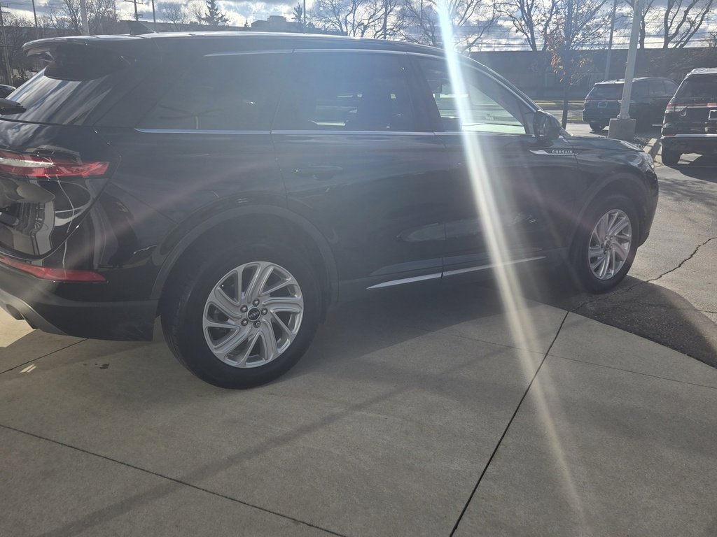 Certified 2023 Lincoln Corsair AWD image 15