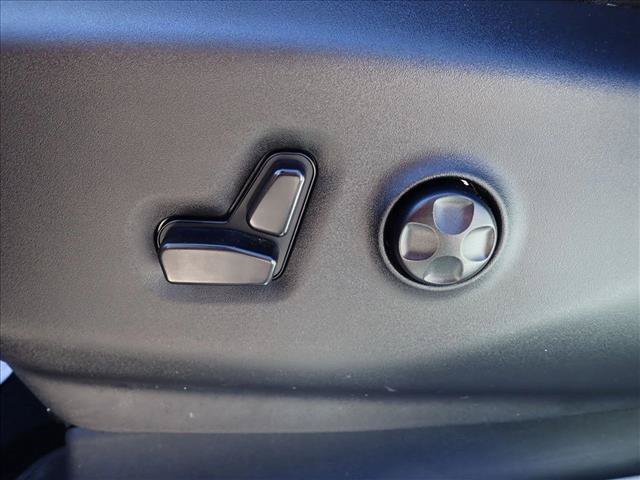 Used 2024 Chrysler Pacifica Touring-L FWD image 15
