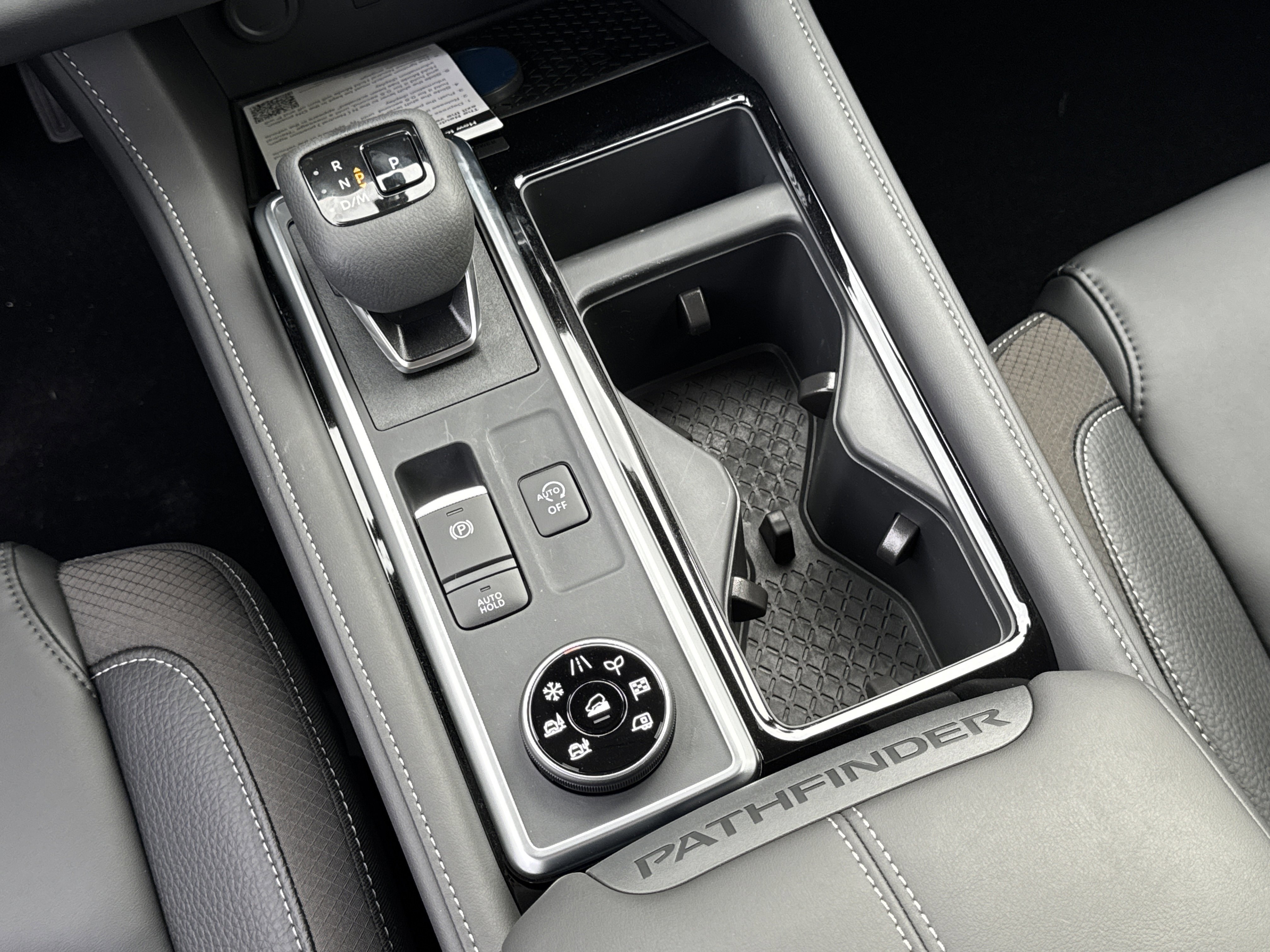 New 2026 Nissan Pathfinder SL image 17