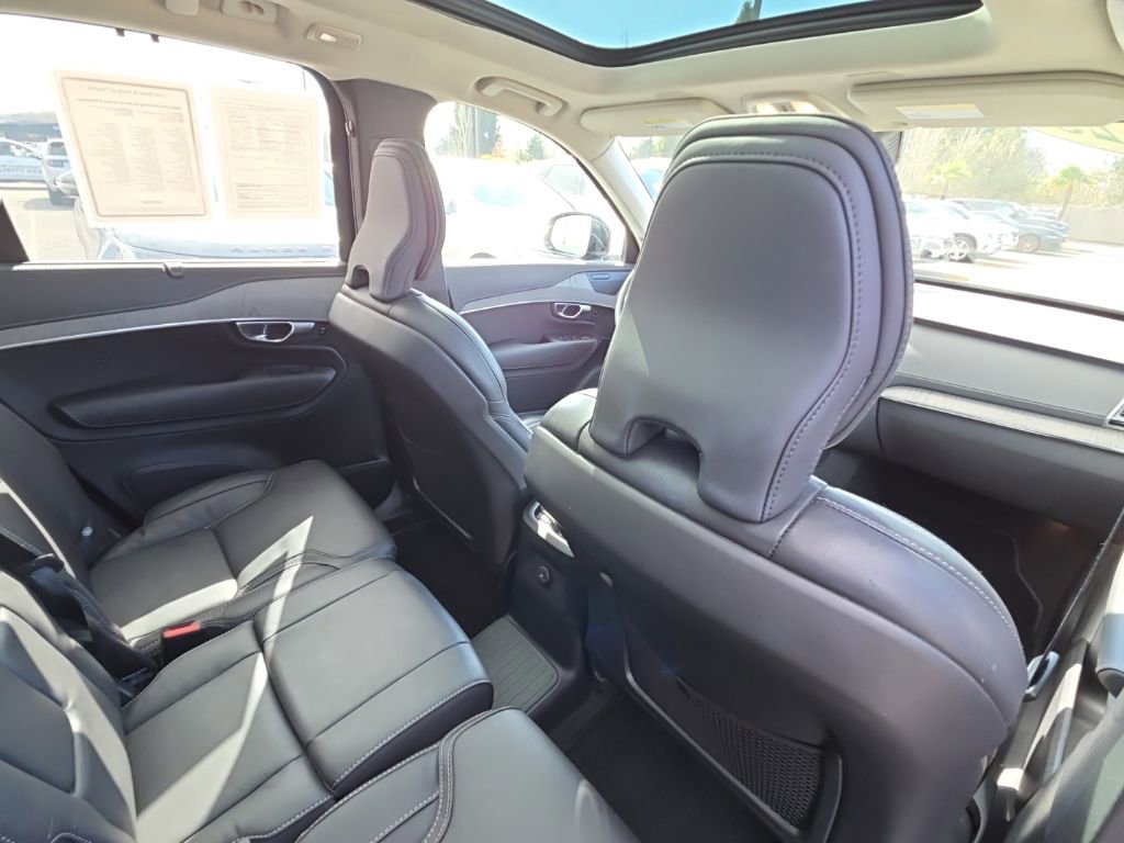 Certified 2025 Volvo XC90 T8 Ultra w/ Protection Package Premier image 8