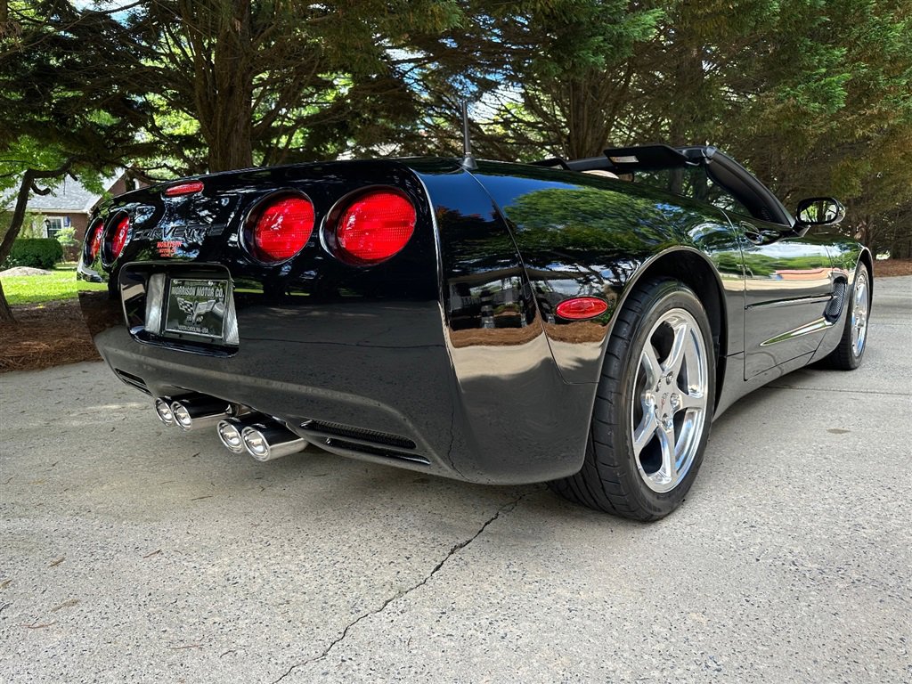 Used 2004 Chevrolet Corvette Convertible w/ Preferred Equipment Group image 29