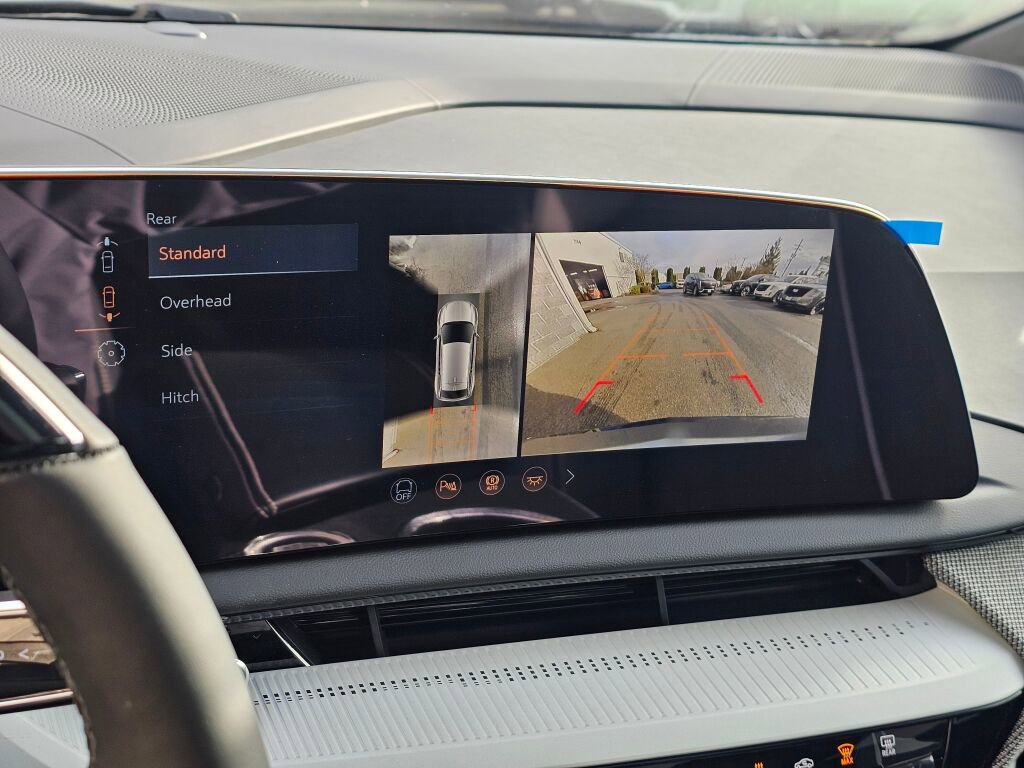 New 2026 Cadillac Optiq Luxury 2 image 34