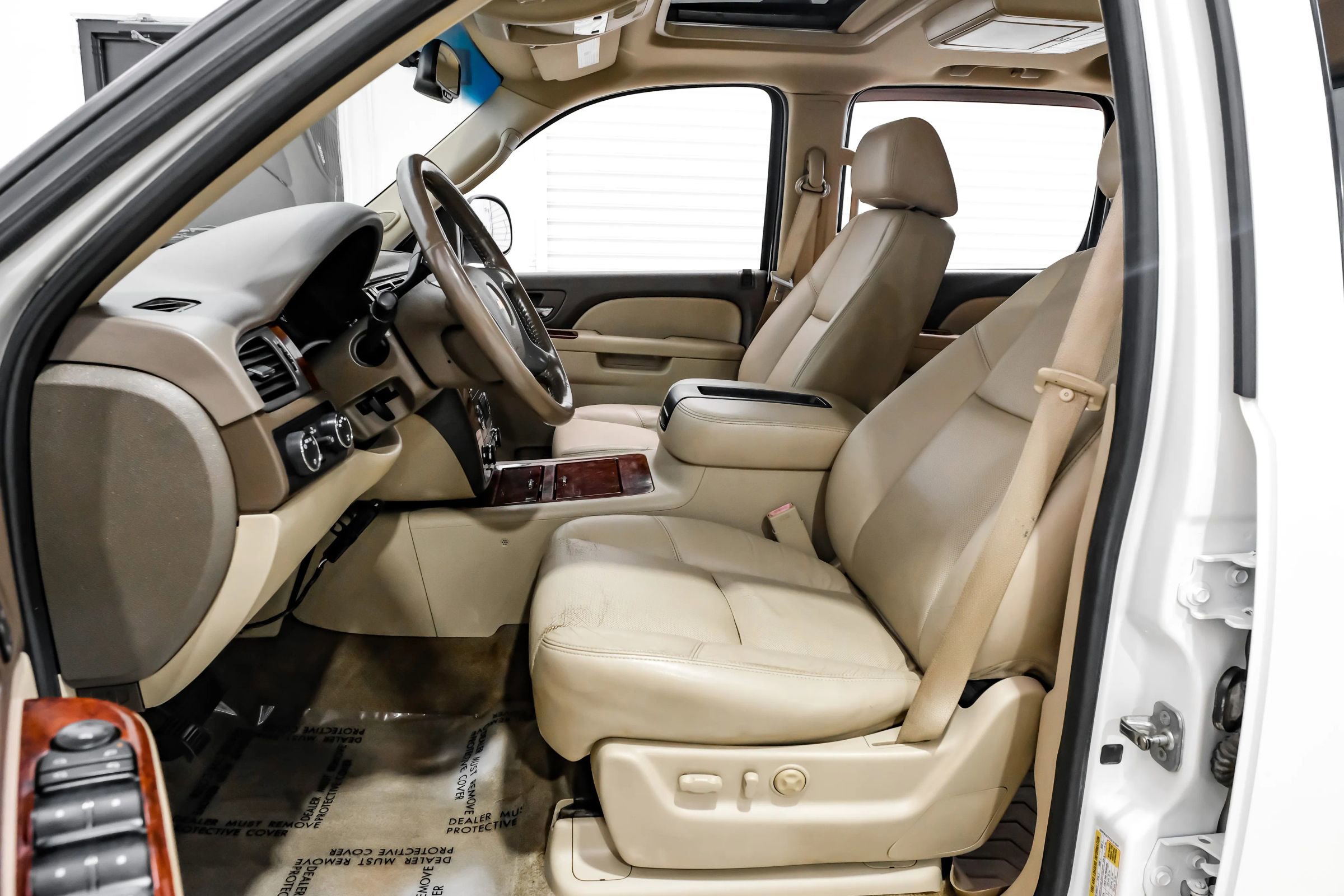 Used 2012 Chevrolet Avalanche LTZ image 40