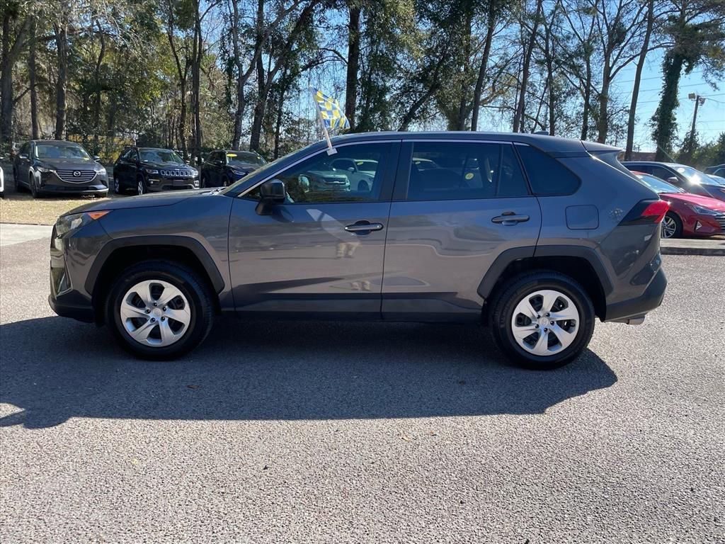 Used 2022 Toyota RAV4 LE image 28