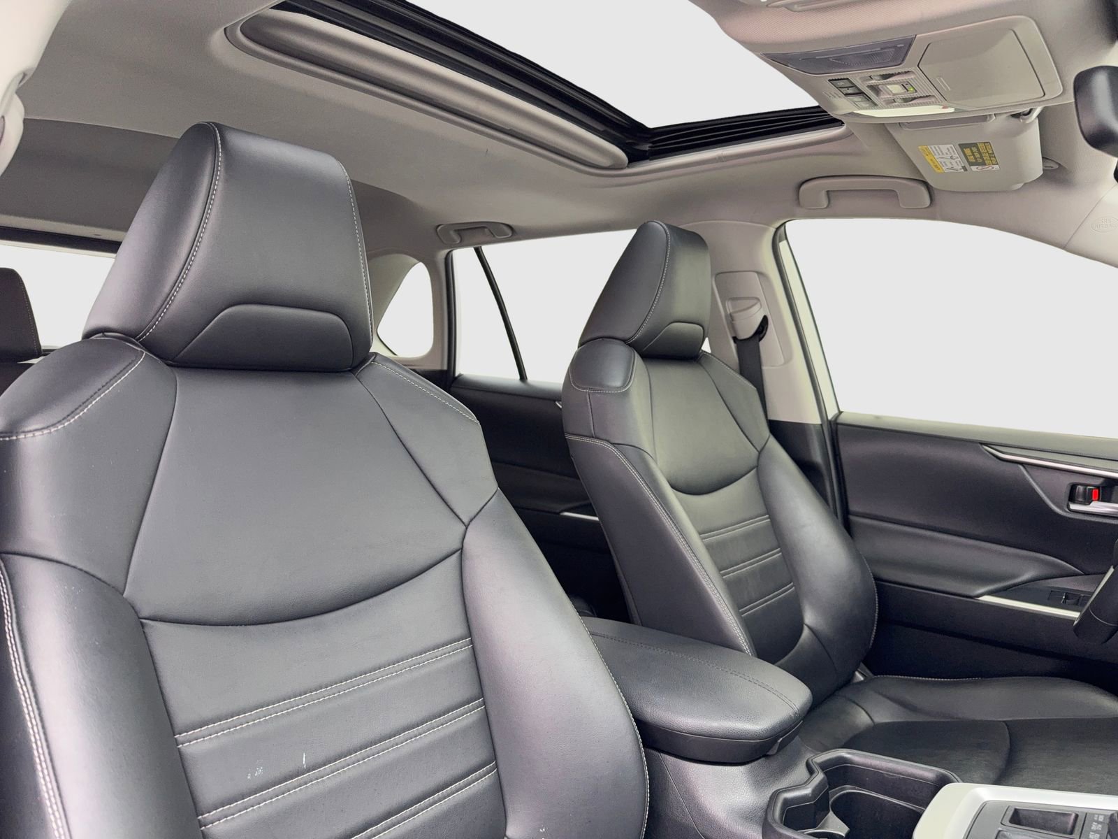 Used 2019 Toyota RAV4 XLE Premium image 36