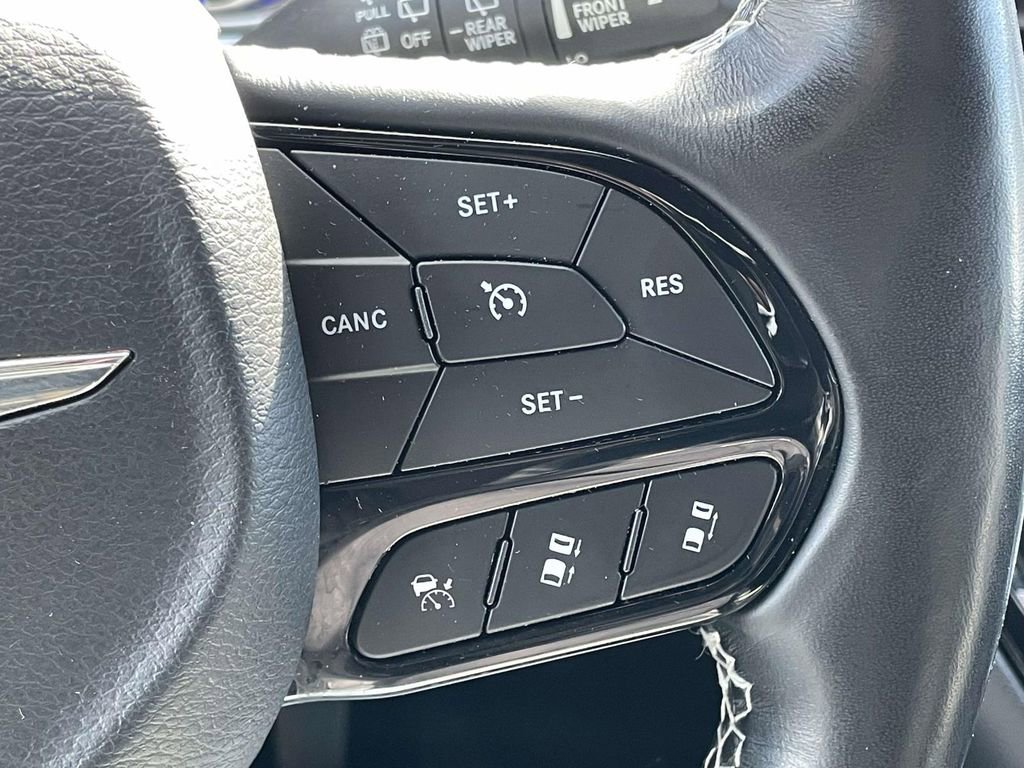 Used 2020 Chrysler Pacifica Touring-L Plus w/ Advanced Safetytec Group image 10