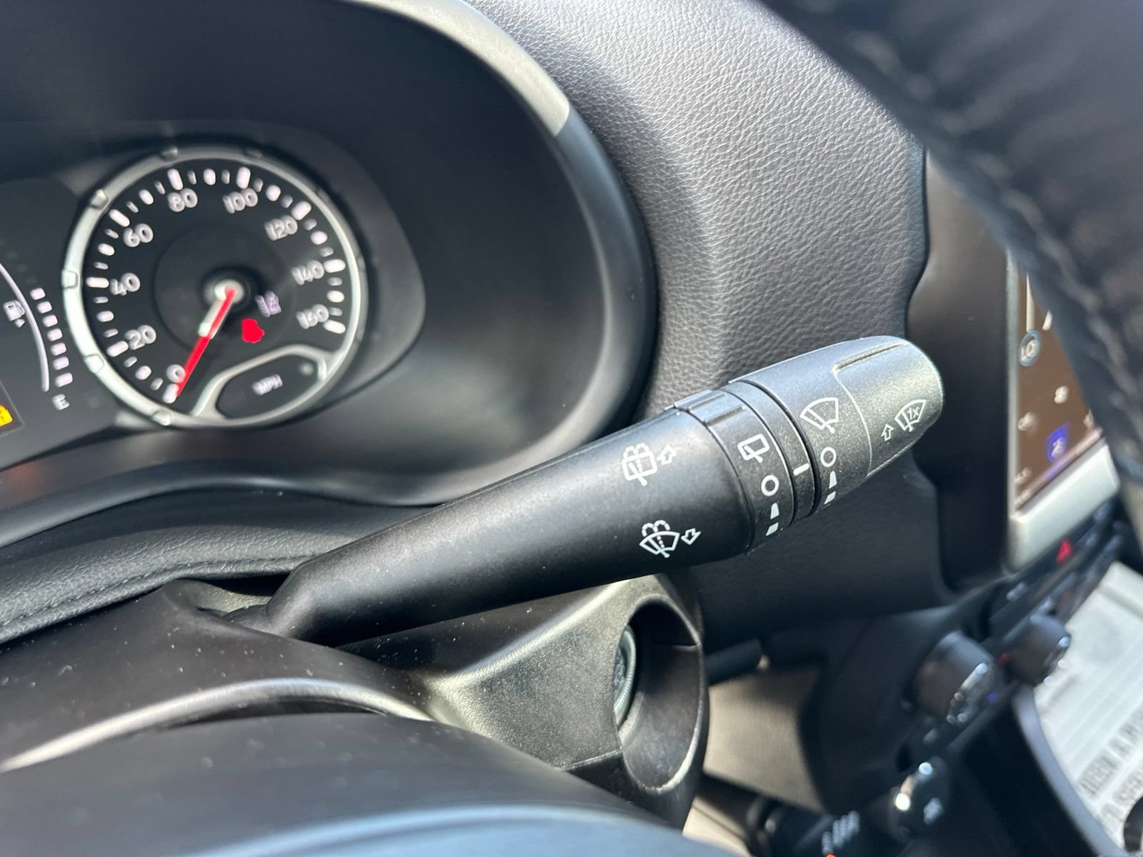 Used 2023 Jeep Renegade Latitude w/ Premium Group AWD/4WD image 42