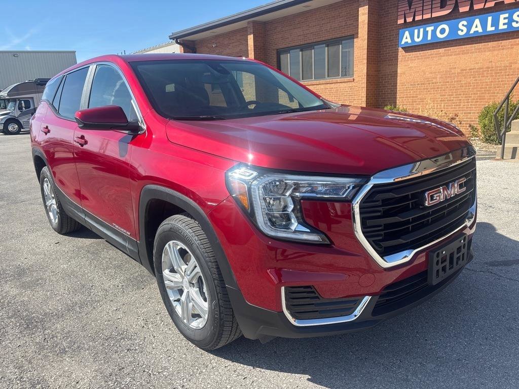 Used 2024 GMC Terrain SLE AWD/4WD image 2
