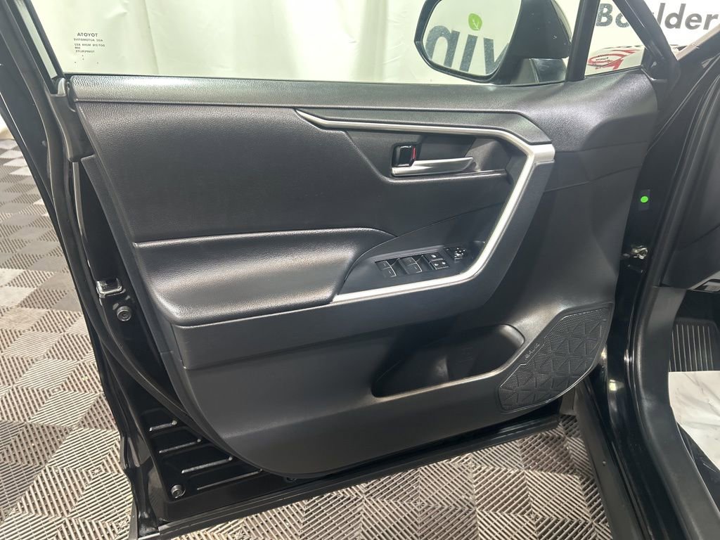 Used 2024 Toyota RAV4 XLE w/ Convenience Package image 21