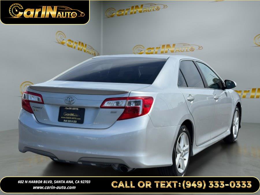 Used 2014 Toyota Camry SE FWD image 5