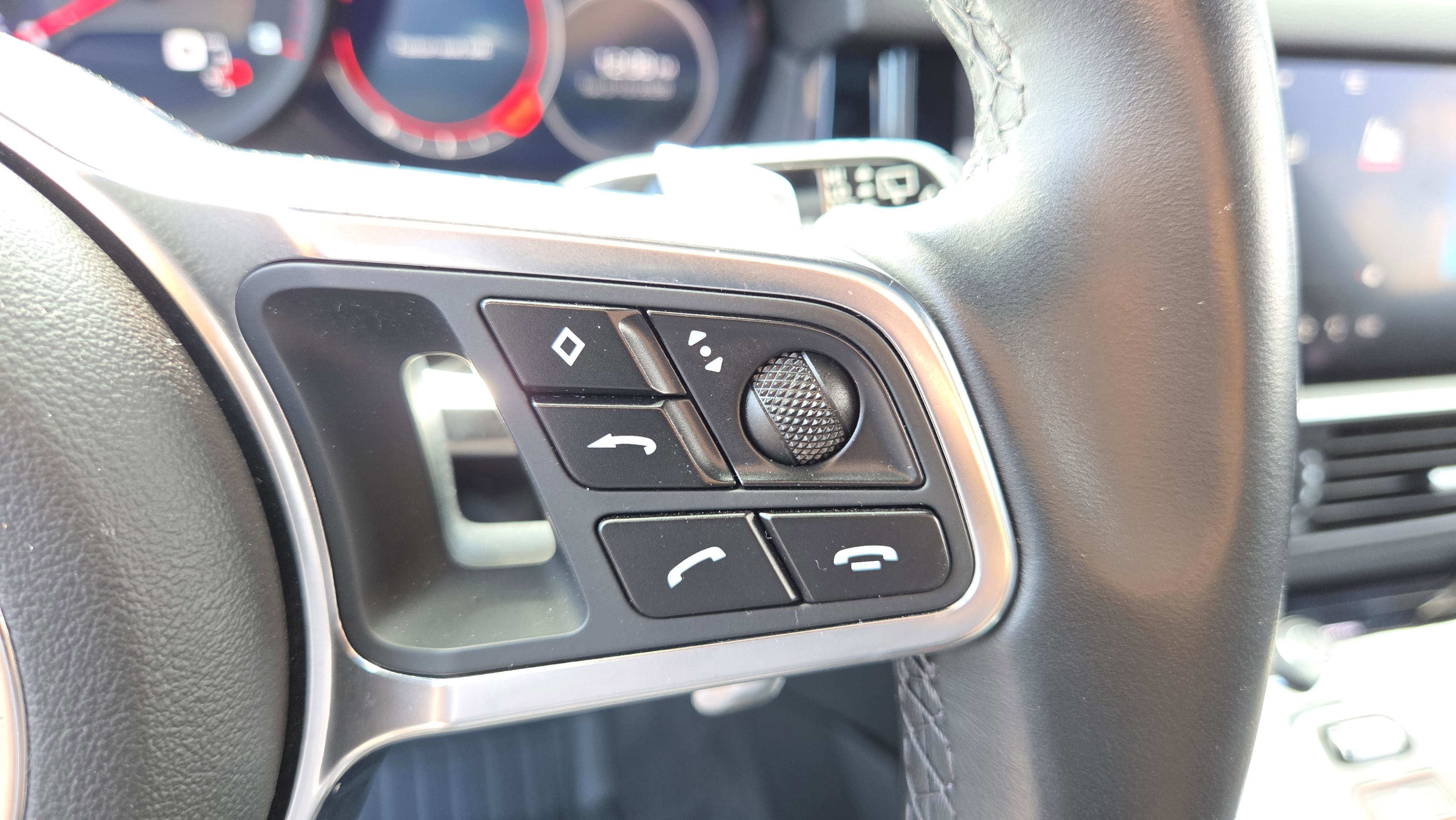 Used 2019 Porsche Cayenne image 28