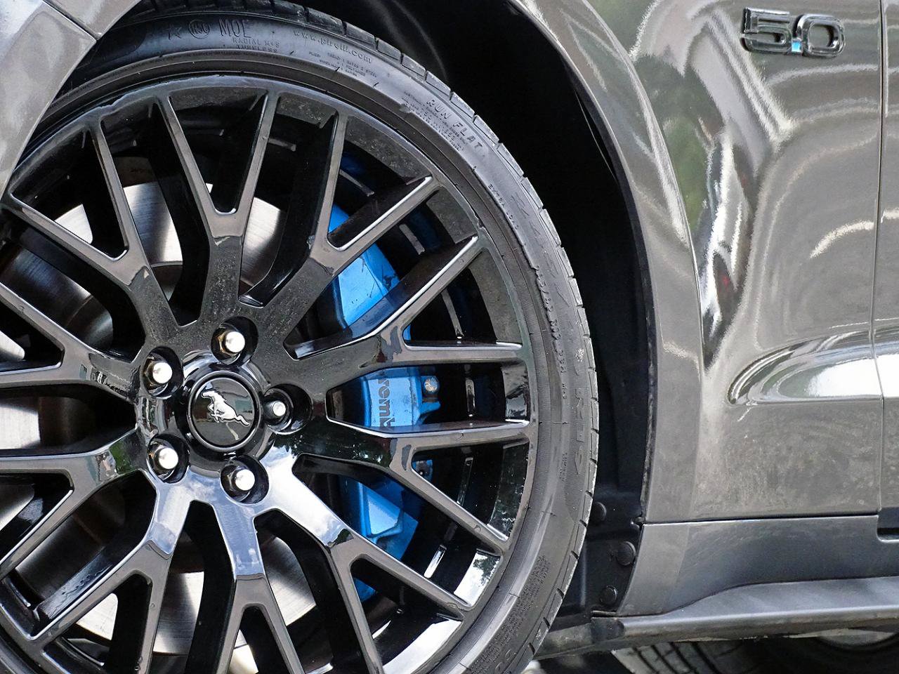 Used 2019 Ford Mustang GT Premium w/ GT Performance Package RWD image 7
