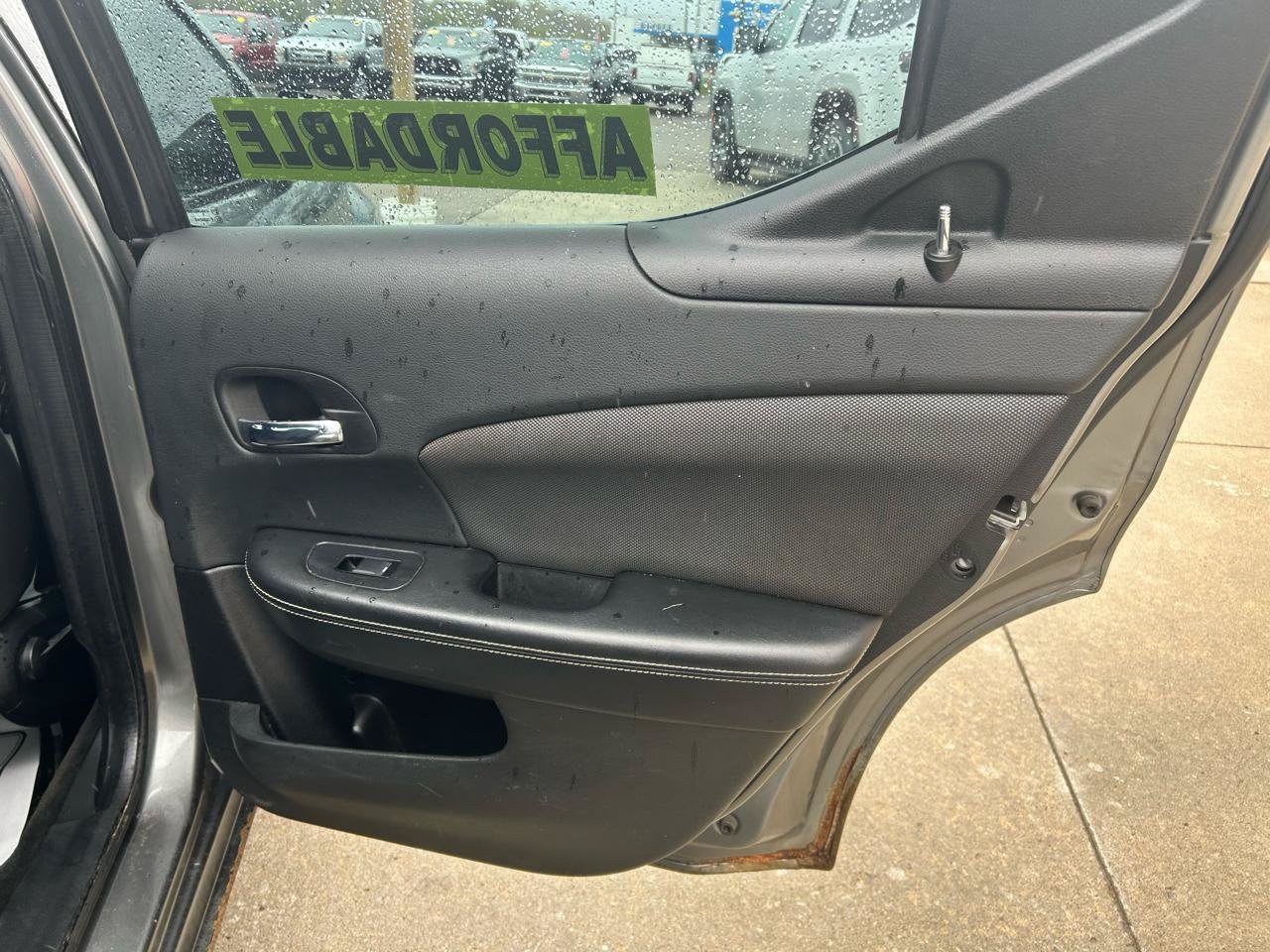 Used 2012 Dodge Avenger SE FWD image 15