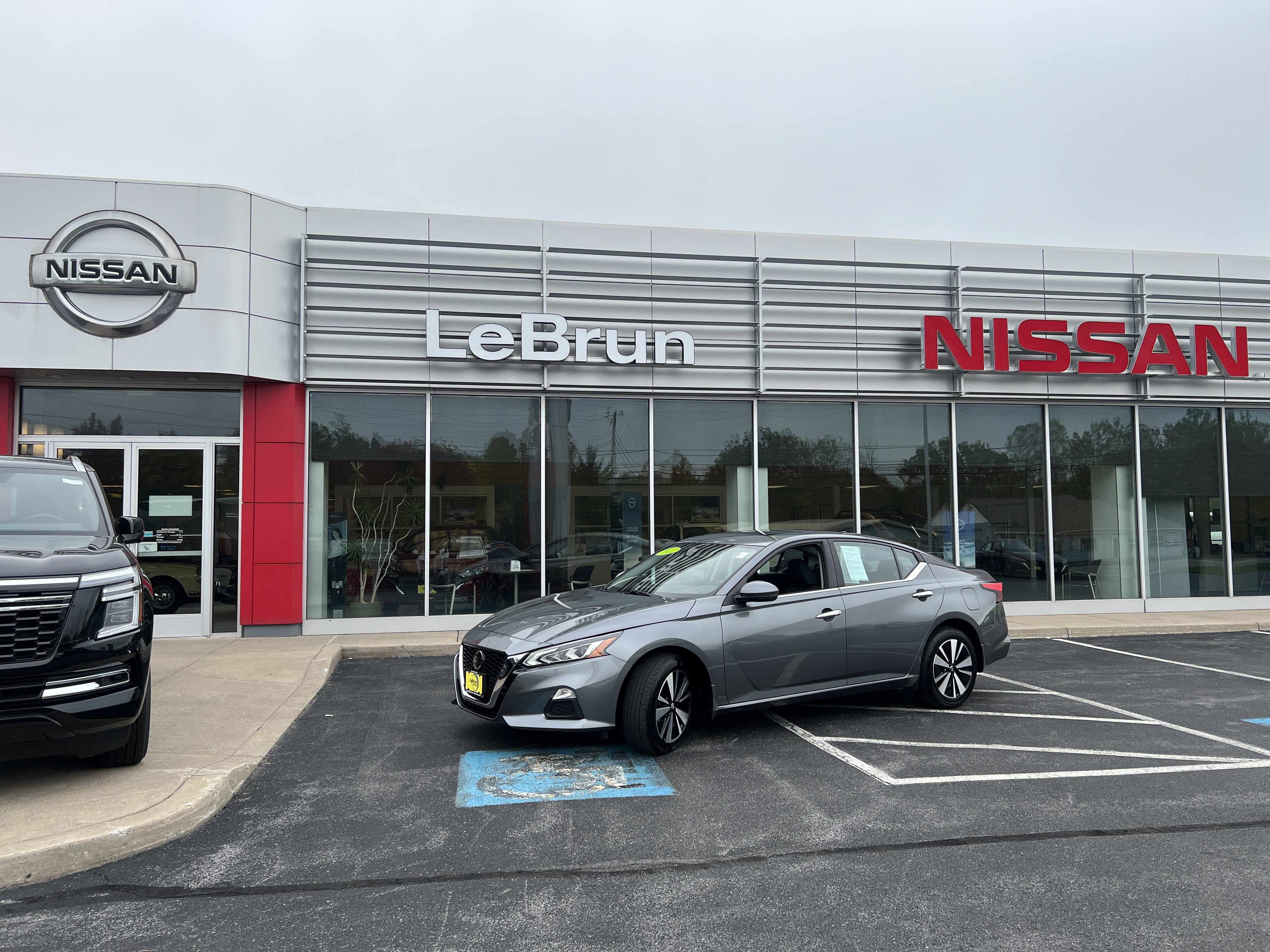 Used 2022 Nissan Altima 2.5 SV w/ SV Premium Package