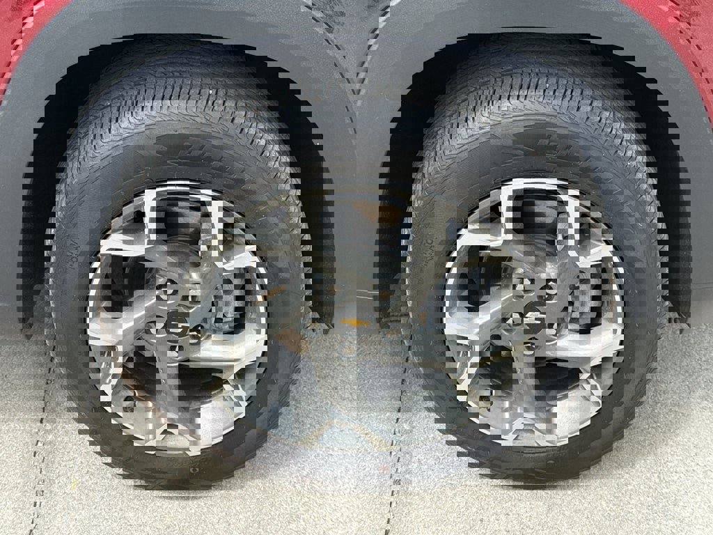 Used 2025 Chevrolet Trax LT w/ LT Convenience Package FWD image 30