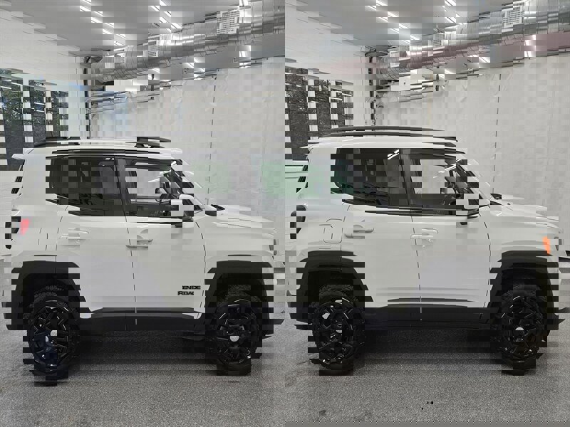 Used 2020 Jeep Renegade Latitude image 4