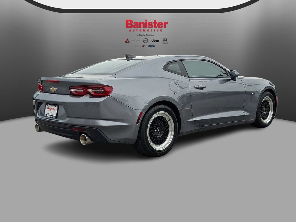 Used 2019 Chevrolet Camaro LT w/ Technology Package RWD image 4