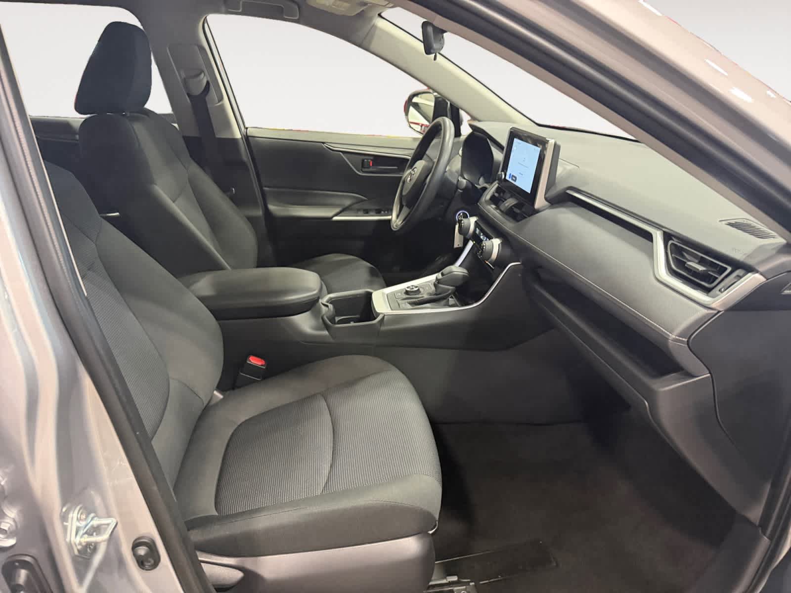 Used 2025 Toyota RAV4 LE AWD/4WD image 16