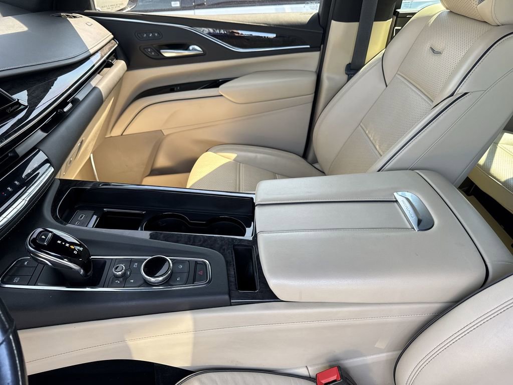 Used 2021 Cadillac Escalade ESV Premium Luxury AWD/4WD image 21