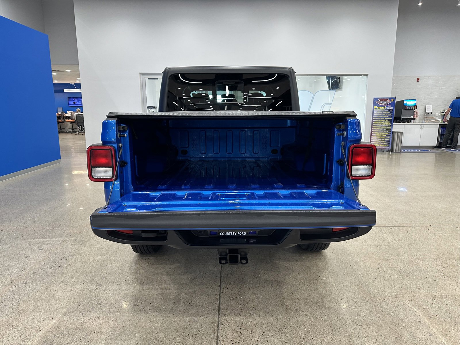 Used 2021 Jeep Gladiator Sport image 8